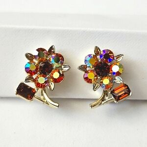 Lisner - Vintage Screw Post Flower Earrings Aurora Borealis